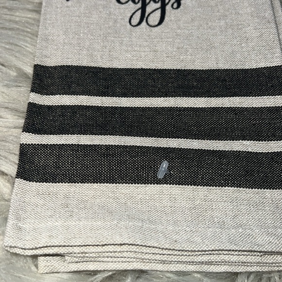 ๐ NWT Farm Fresh Eggs Kitchen Towel - Picture 5 of 10